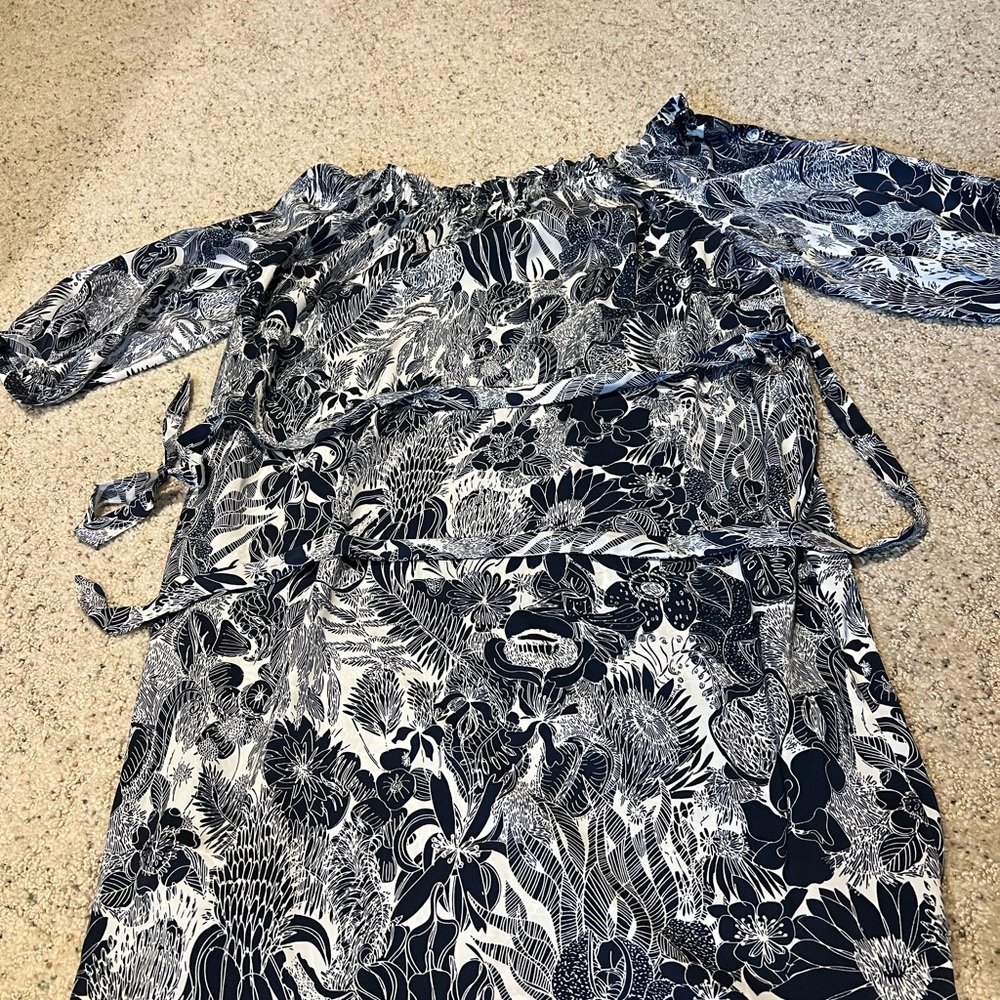 H&M Navy and White Leaf Print Skirt